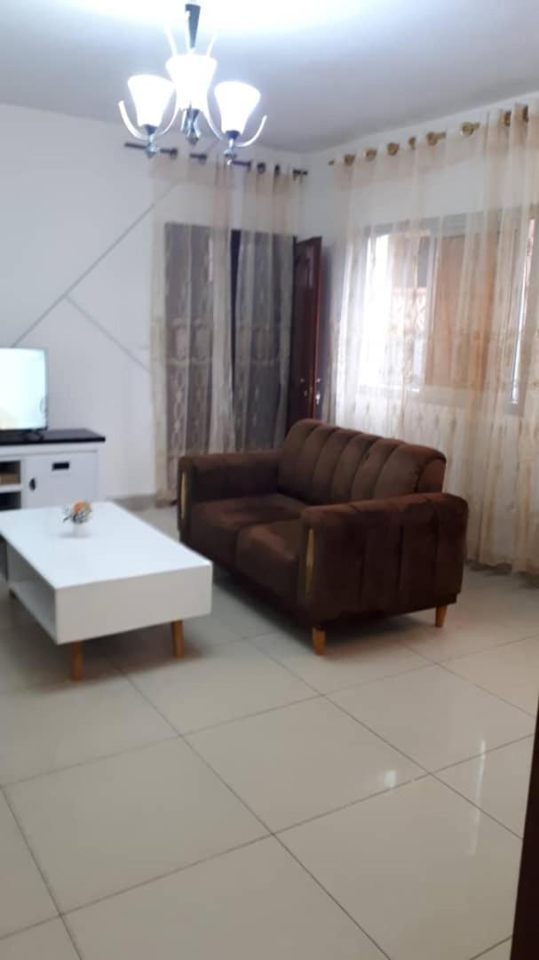 Signorile Jo 2 Apartment Yaoundé Exterior photo